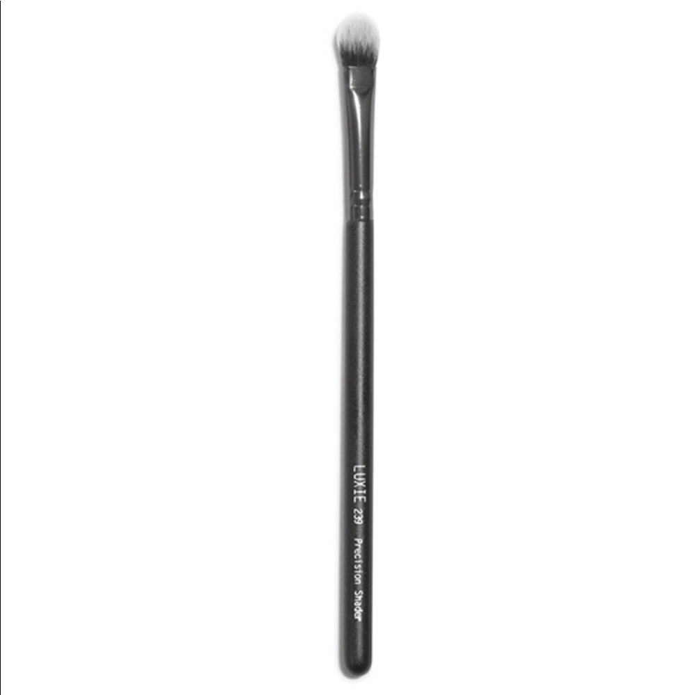 Luxie Beauty Eyeshadow Shader Brush